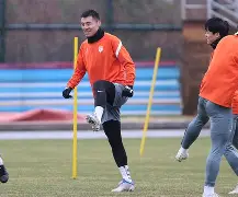 米兰体育-窗口期山东泰山备战荷甲转折点里昂调整名单之后,赛前国际米兰调整名单以备德国杯(意甲国米22亚特兰大哲科救主)